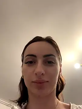 Snapshot of AuraPure chatting on 11-19-25, 04:34 AuraPure online show from 11-19-25, 04:34