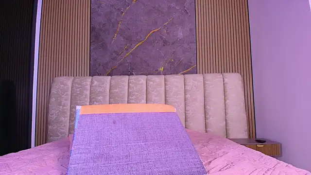 valecastro  online show from 12-03-25, 07:12