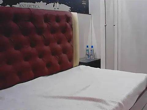 Snapshot of elize__ chatting on 11-20-25, 03:28 elize online show from 11-20-25, 03:28