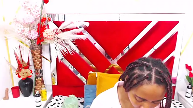 AmbarSmit online show from 12-17-25, 08:37