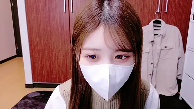 Snapshot of Ema_o0_chan chatting on 10-11-25, 11:09 Ema o0 chan online show from 10-11-25, 11:09