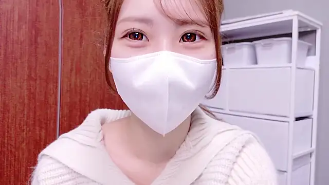 Snapshot of Ema_o0_chan chatting on 10-31-25, 11:22 Ema o0 chan online show from 10-31-25, 11:22