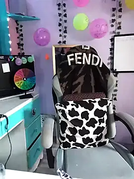 Purple2StayThnxx online show from 10-05-25, 08:29