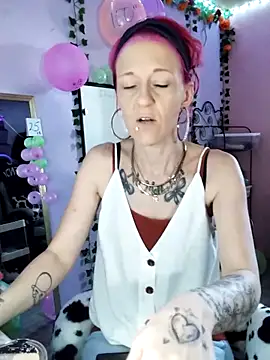 Purple2StayThnxx online show from 10-10-25, 12:59