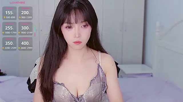 Snapshot of XiaoNana_ chatting on 09-18-25, 01:51 XiaoNana online show from 09-18-25, 01:51