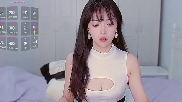 Snapshot of XiaoNana_ chatting on 10-14-25, 01:17 XiaoNana online show from 10-14-25, 01:17