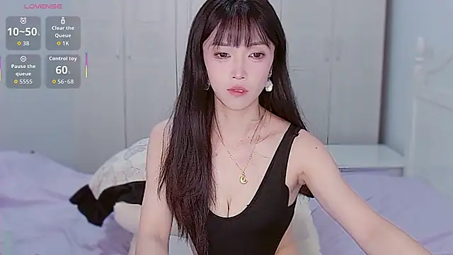 Snapshot of XiaoNana_ chatting on 10-20-25, 01:28 XiaoNana online show from 10-20-25, 01:28