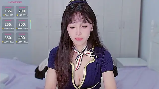 Snapshot of XiaoNana_ chatting on 10-21-25, 01:28 XiaoNana online show from 10-21-25, 01:28