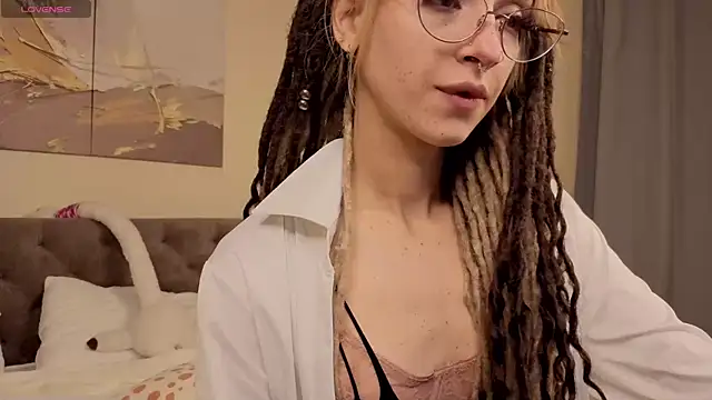 Ameli Shell online show from 11-28-25, 01:41