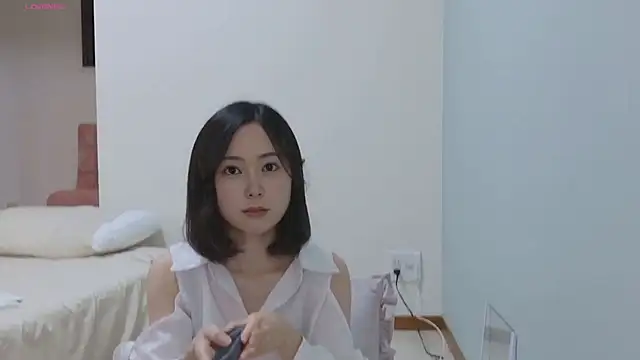 Snapshot of tsumugi_0721 chatting on 11-26-25, 10:38 tsumugi 0721 online show from 11-26-25, 10:38