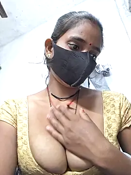 RAYI Queen 3 online show from 11-24-25, 04:07