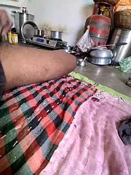 RAYI Queen 3 online show from 12-15-25, 04:06