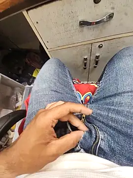 Snapshot of _Danny__ chatting on 10-05-25, 03:10 Danny online show from 10-05-25, 03:10