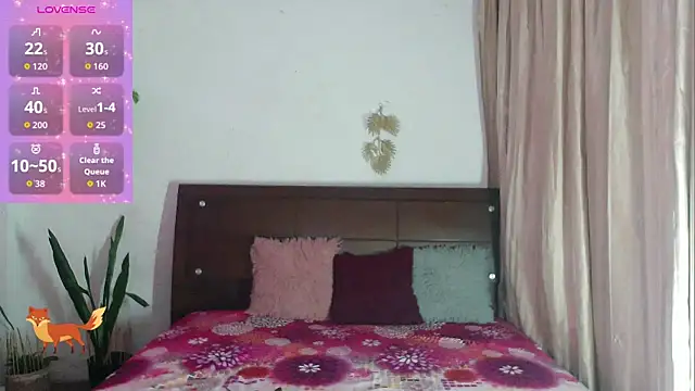 Snapshot of Ant_53 chatting on 10-17-25, 08:22 Ant 53 online show from 10-17-25, 08:22