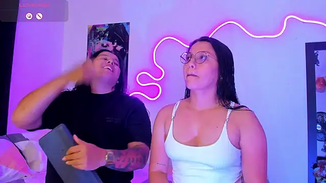 Snapshot of Dilan_and_Mia chatting on 10-03-25, 09:34 Dilan and Mia online show from 10-03-25, 09:34