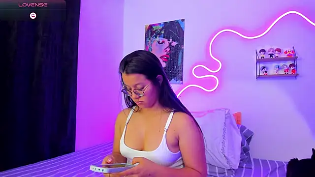 Dilan and Mia online show from 11-14-25, 03:16