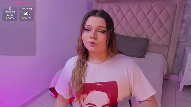 Snapshot of Maxxxine1 chatting on 09-18-25, 05:20 Maxxxine1 online show from 09-18-25, 05:20