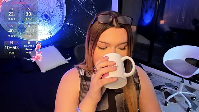 Snapshot of Maxxxine1 chatting on 10-07-25, 01:36 Maxxxine1 online show from 10-07-25, 01:36