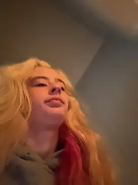 SeccySerena online show from 04-10-26, 05:06