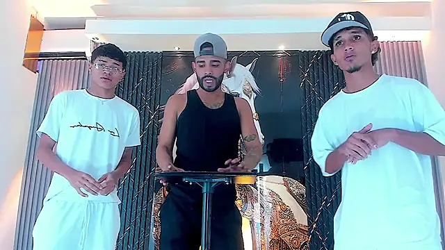 Snapshot of Dominic_Max_ chatting on 10-26-25, 10:10 Dominic Max online show from 10-26-25, 10:10