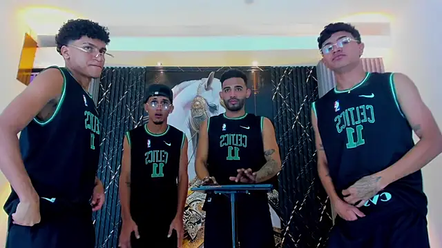 Snapshot of Dominic_Max_ chatting on 10-31-25, 08:37 Dominic Max online show from 10-31-25, 08:37