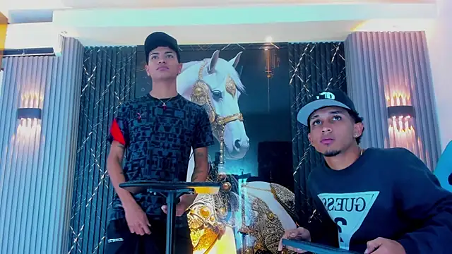 Snapshot of Dominic_Max_ chatting on 11-07-25, 05:07 Dominic Max online show from 11-07-25, 05:07