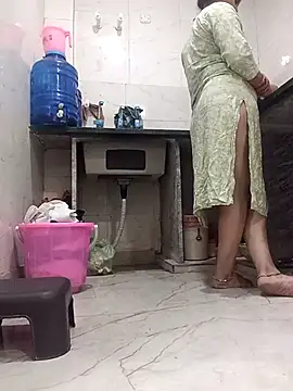 Snapshot of kajal_01raj chatting on 10-31-25, 02:40 kajal 01raj online show from 10-31-25, 02:40