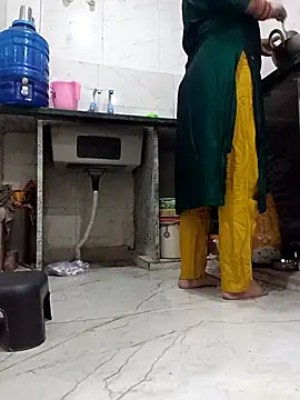 Snapshot of kajal_01raj chatting on 11-08-25, 05:07 kajal 01raj online show from 11-08-25, 05:07