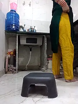 Snapshot of kajal_01raj chatting on 11-09-25, 11:08 kajal 01raj online show from 11-09-25, 11:08