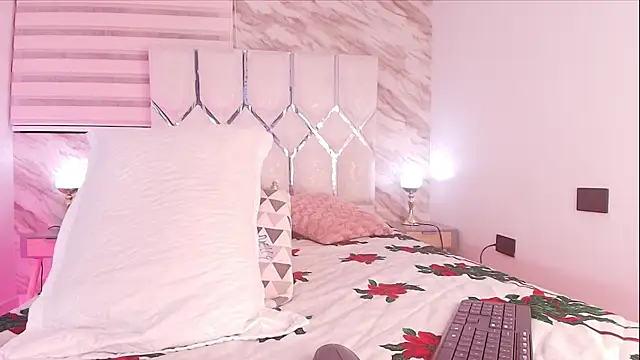 Snapshot of cataleya_ebony_ chatting on 12-19-25, 03:02 cataleya ebony online show from 12-19-25, 03:02