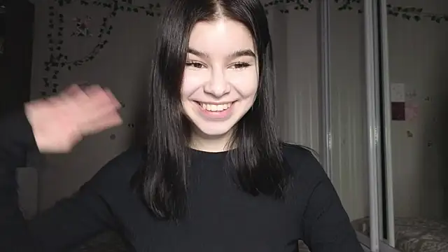 Snapshot of sladkoezzzka chatting on 10-22-25, 05:56 sladkoezzzka online show from 10-22-25, 05:56