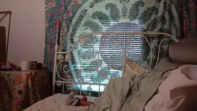 g0lden are0las89 online show from 09-10-25, 11:27