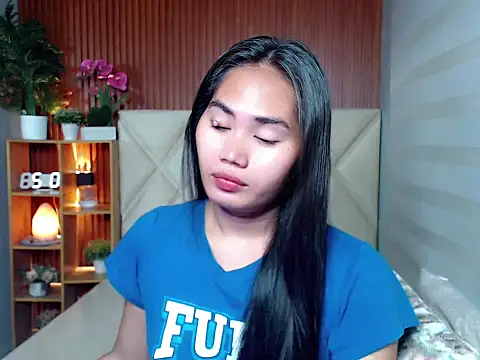 Snapshot of sluttyprincess0 chatting on 10-02-25, 11:01 sluttyprincess0 online show from 10-02-25, 11:01