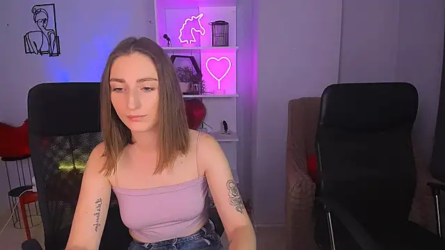 eva smiith  online show from 11-14-25, 06:45