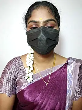 Snapshot of Tamil_Princess12 chatting on 10-08-25, 07:00 Tamil Princess12 online show from 10-08-25, 07:00