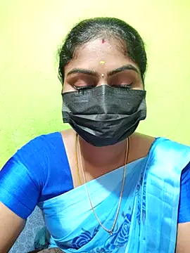 Snapshot of Tamil_Princess12 chatting on 10-26-25, 07:31 Tamil Princess12 online show from 10-26-25, 07:31