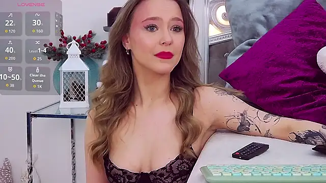 EvaMenders online show from 12-14-25, 04:34