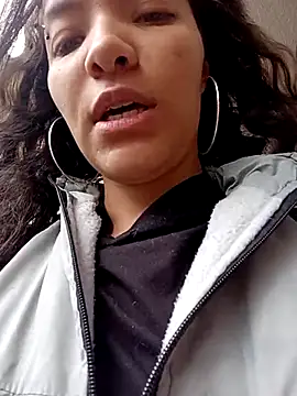 mia blue01 online show from 10-05-25, 04:27