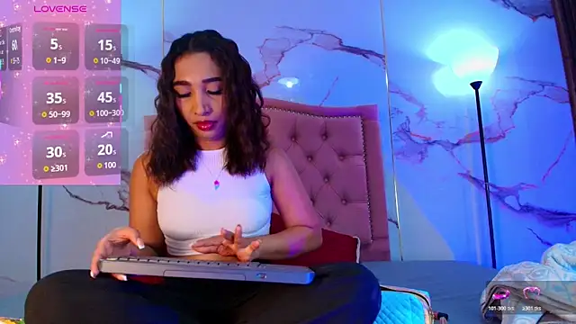 AlyaThompson online show from 11-26-25, 05:08