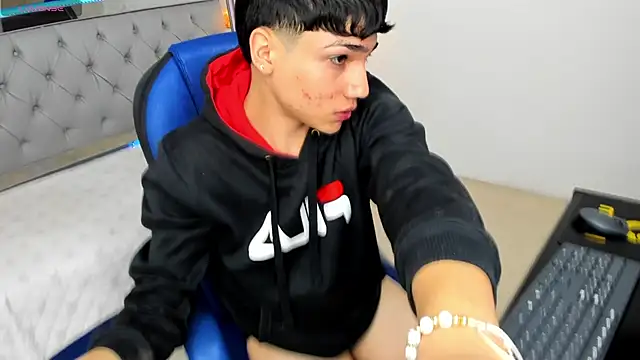 SamBlack  online show from 04-07-26, 01:11