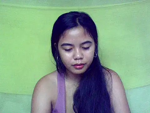 Snapshot of sweet_heaven00 chatting on 10-15-25, 01:06 sweet heaven00 online show from 10-15-25, 01:06