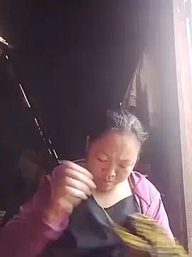 Snapshot of MaySweetb chatting on 10-16-25, 01:50 MaySweetb online show from 10-16-25, 01:50