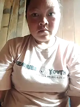 Snapshot of MaySweetb chatting on 10-28-25, 03:21 MaySweetb online show from 10-28-25, 03:21