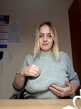 Ami Foxy online show from 11-13-25, 10:47