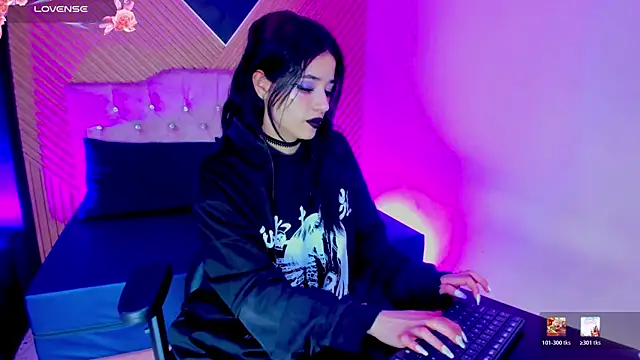 Snapshot of Nyx_Moon chatting on 07-07-26, 10:58 Nyx Moon online show from 07-07-26, 10:58