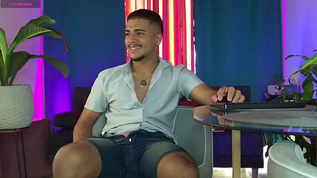 Snapshot of michel_g1 chatting on 09-17-25, 03:57 michel g1 online show from 09-17-25, 03:57