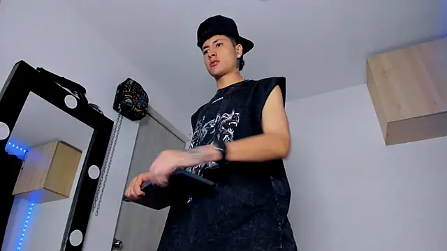 Mateo Escobar online show from 09-23-25, 12:13