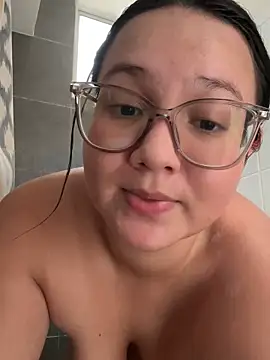 Snapshot of Kyleighc chatting on 12-21-25, 09:33 Kyleighc online show from 12-21-25, 09:33