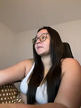 Snapshot of Kyleighc chatting on 01-11-26, 10:48 Kyleighc online show from 01-11-26, 10:48