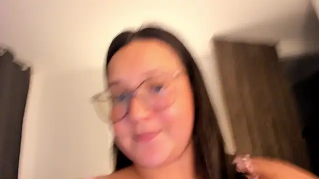 Snapshot of Kyleighc chatting on 02-09-26, 11:42 Kyleighc online show from 02-09-26, 11:42